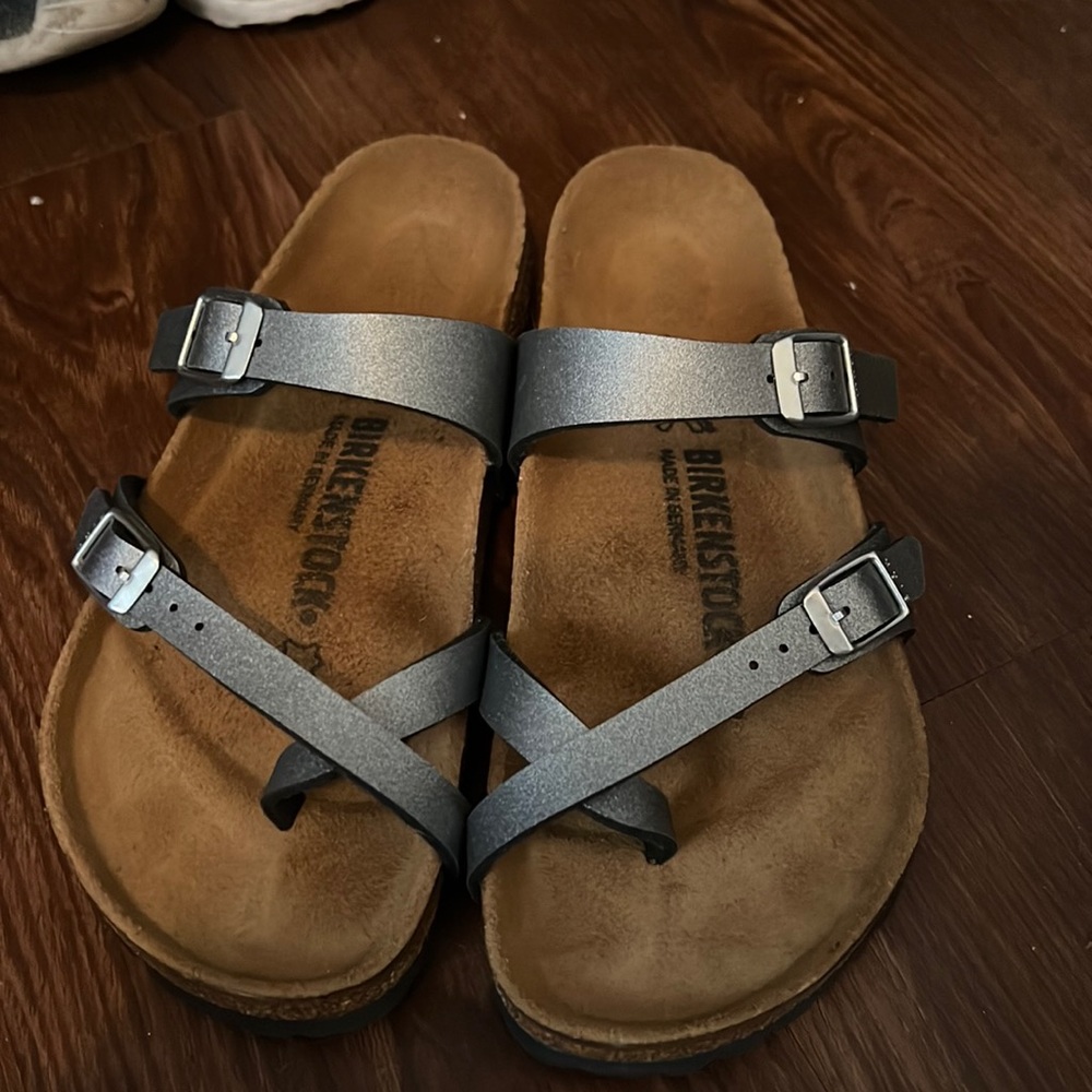 Nearly brand new metallic Birkenstocks